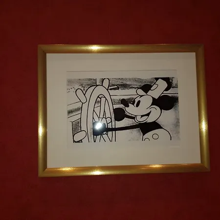 72 - Mermoz Mickey Mouse アパート パリ